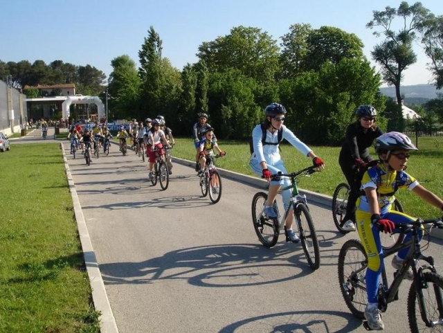 Ciclismo en familia en Oxylane Village en Troyes 